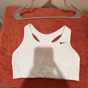 5/$25 like new Nike sports bra
